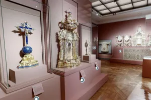 screenshot of virtual tour of holy objects in gallery