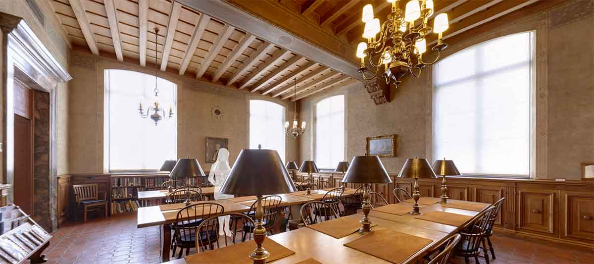 photo of library promoting virtual tour